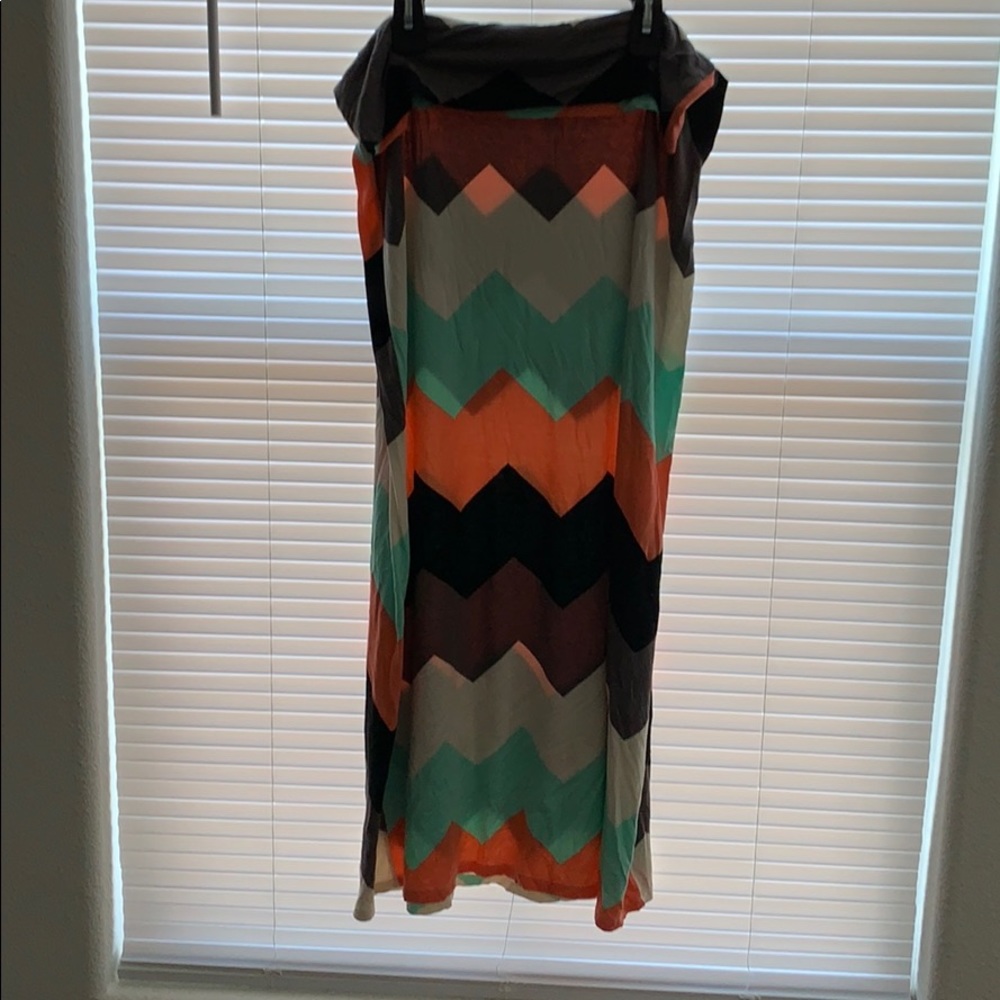 Chevron pattern maxi skirt